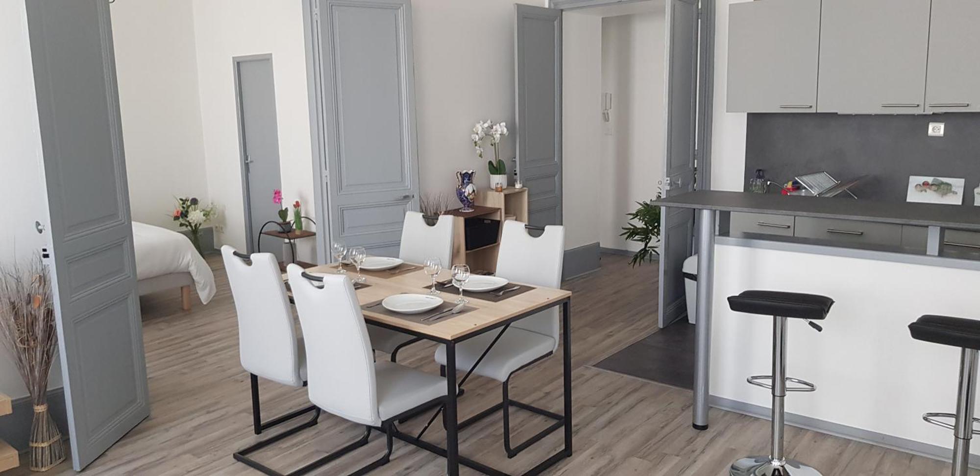 Апартаменты Cosy Entre Centre Et Hopital Монлюсон Экстерьер фото
