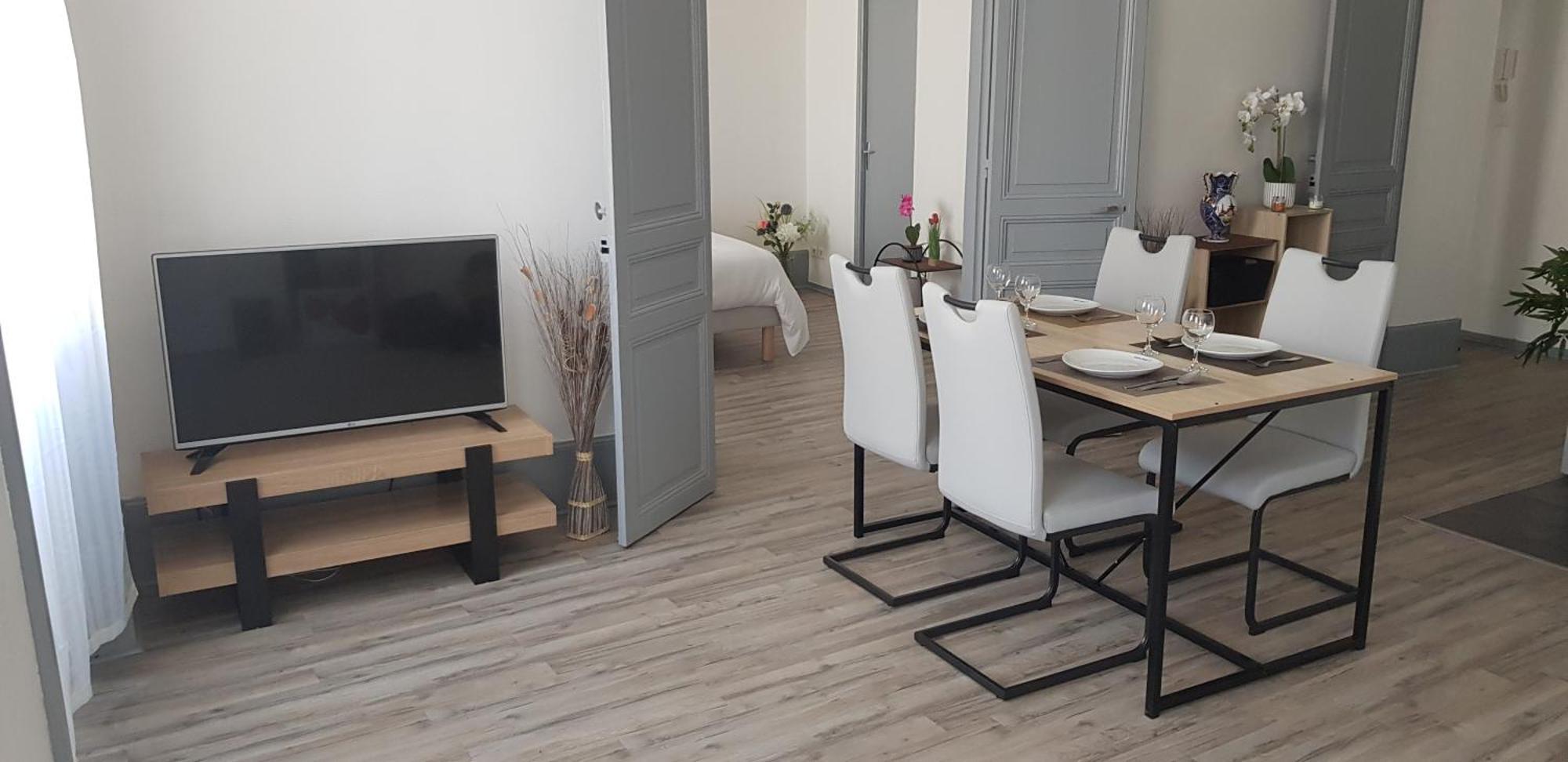 Апартаменты Cosy Entre Centre Et Hopital Монлюсон Экстерьер фото