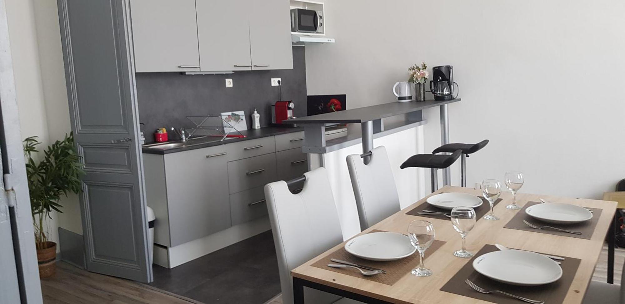 Апартаменты Cosy Entre Centre Et Hopital Монлюсон Экстерьер фото