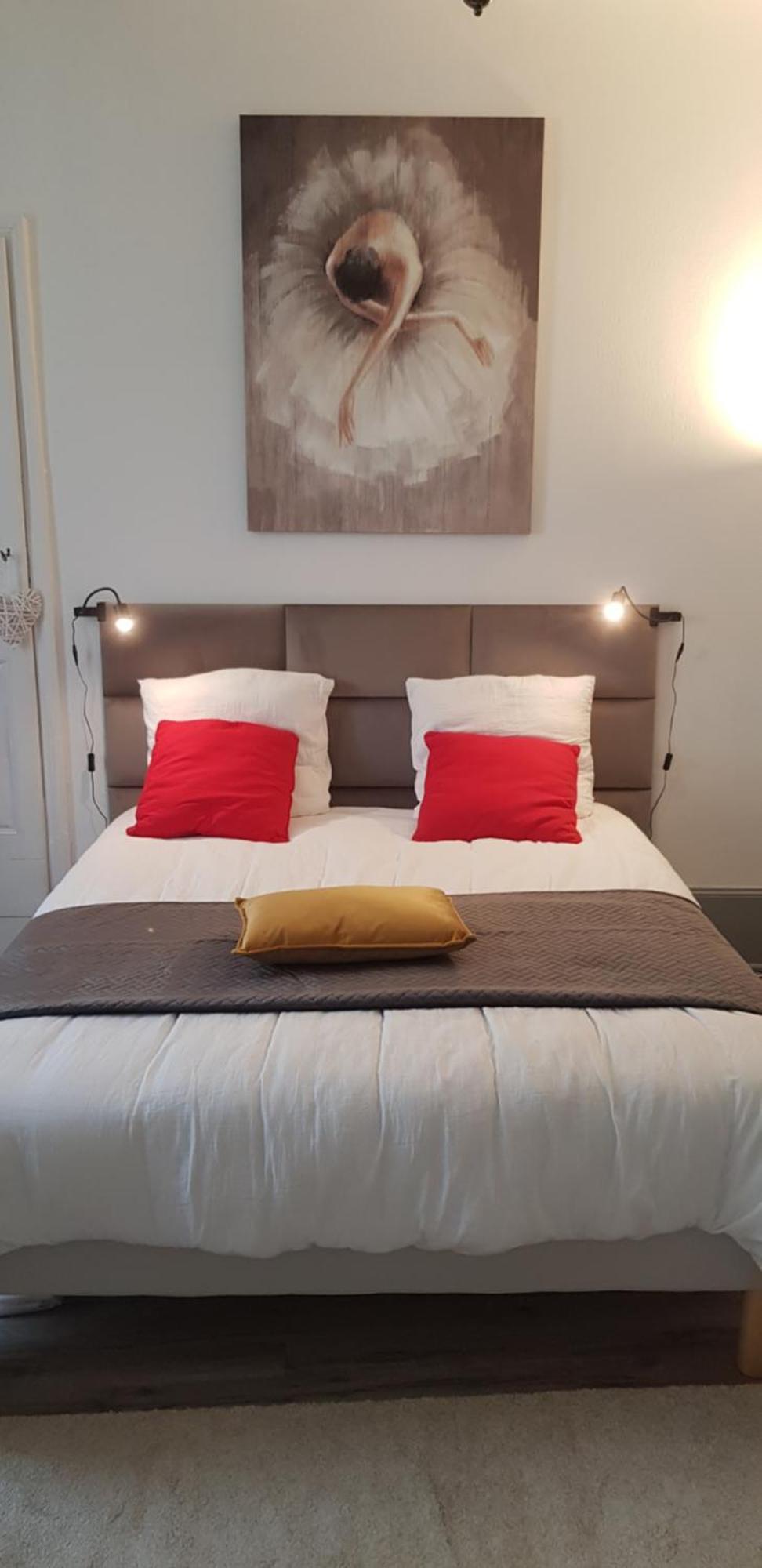 Апартаменты Cosy Entre Centre Et Hopital Монлюсон Экстерьер фото