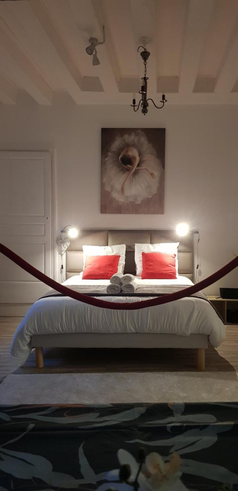Апартаменты Cosy Entre Centre Et Hopital Монлюсон Экстерьер фото